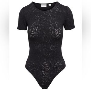 Aritzia Babaton body black size M never worn
